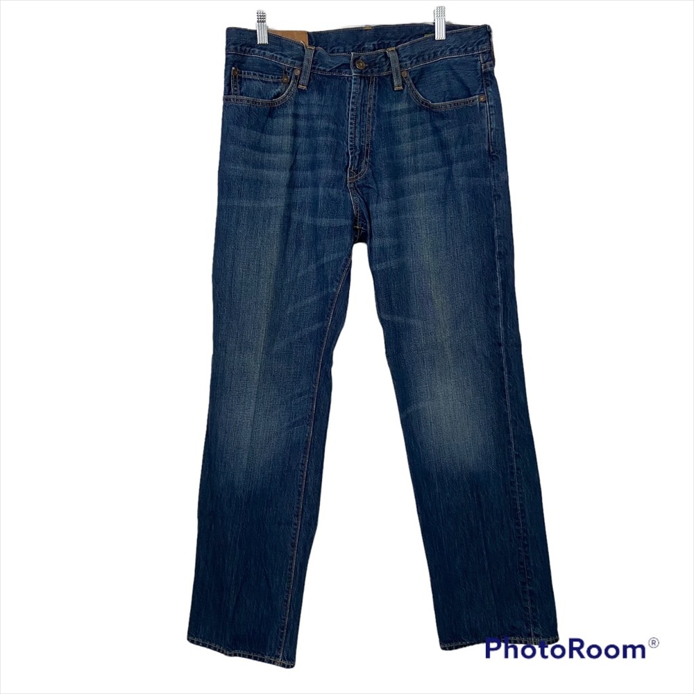 GAP Men's 1969 Standard Fit Jeans Size 33x32 Medium Wash Cotton Denim